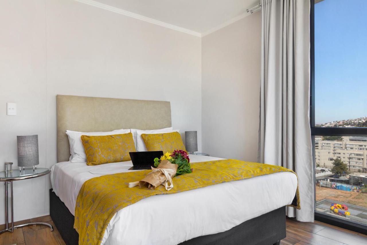 Urban Oasis At The Four Seasons Apartment *